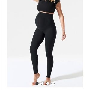 Size M Blanqi Maternity leggings in black